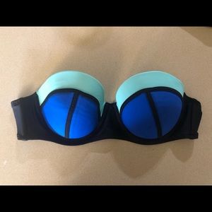 Strapless bikini top